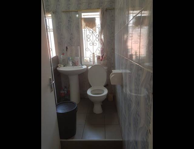 2 BEDROOM HOUSE FOR SALE IN TRENANCE MANOR